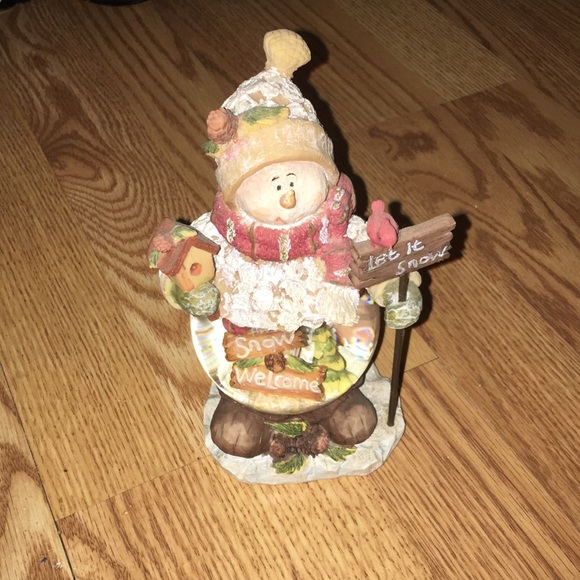 Let it snow snow globe - Picture 1 of 4